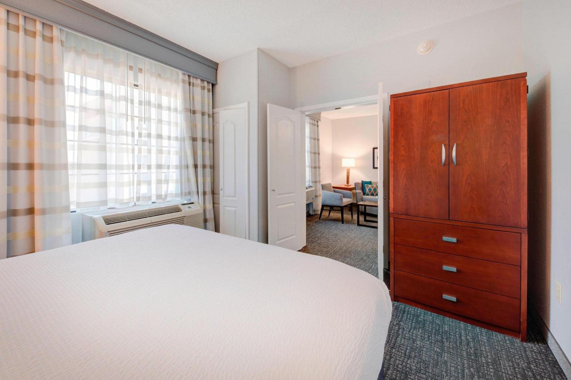 Courtyard Raleigh Crabtree Valley Esterno foto