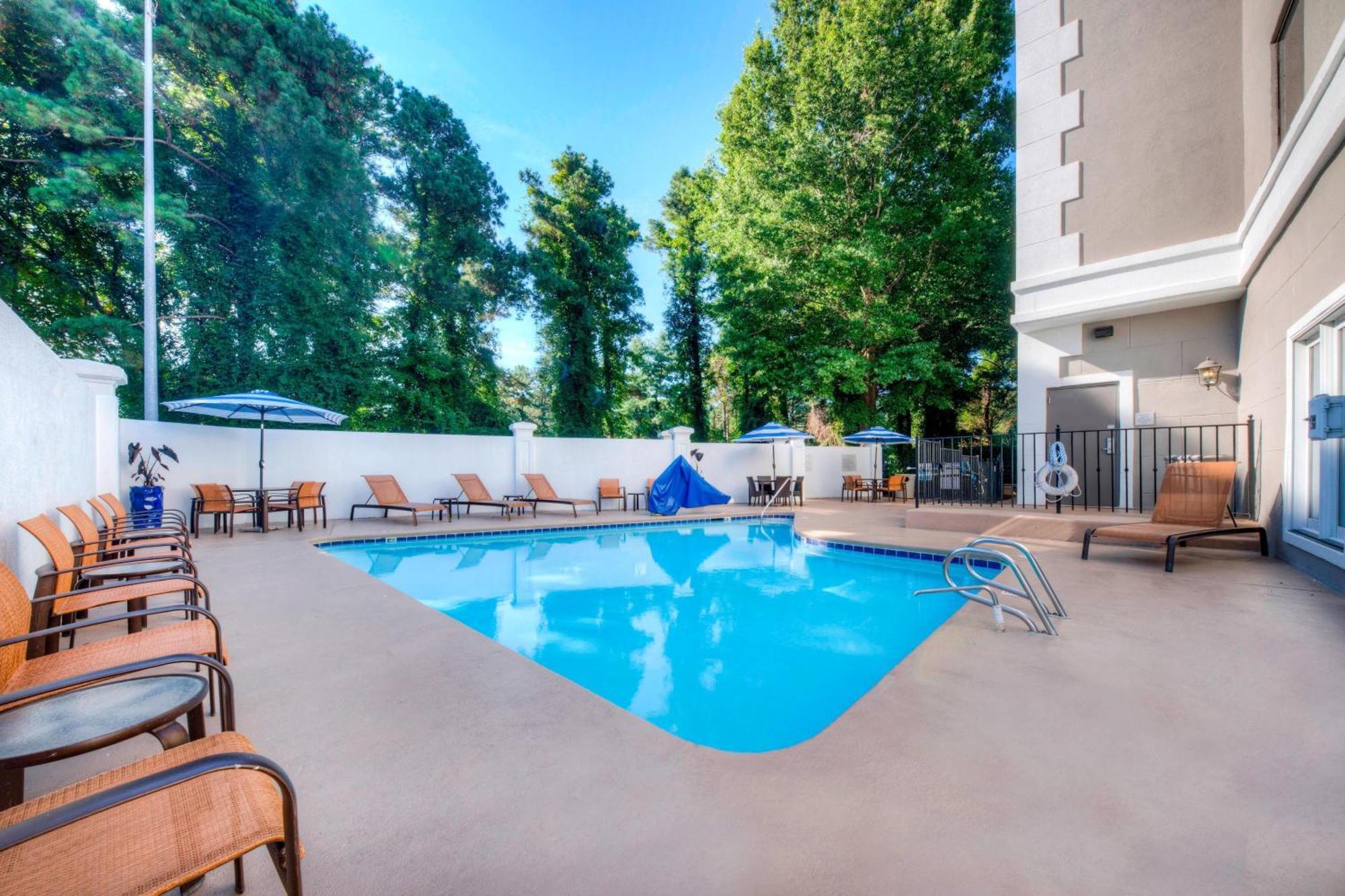 Courtyard Raleigh Crabtree Valley Esterno foto
