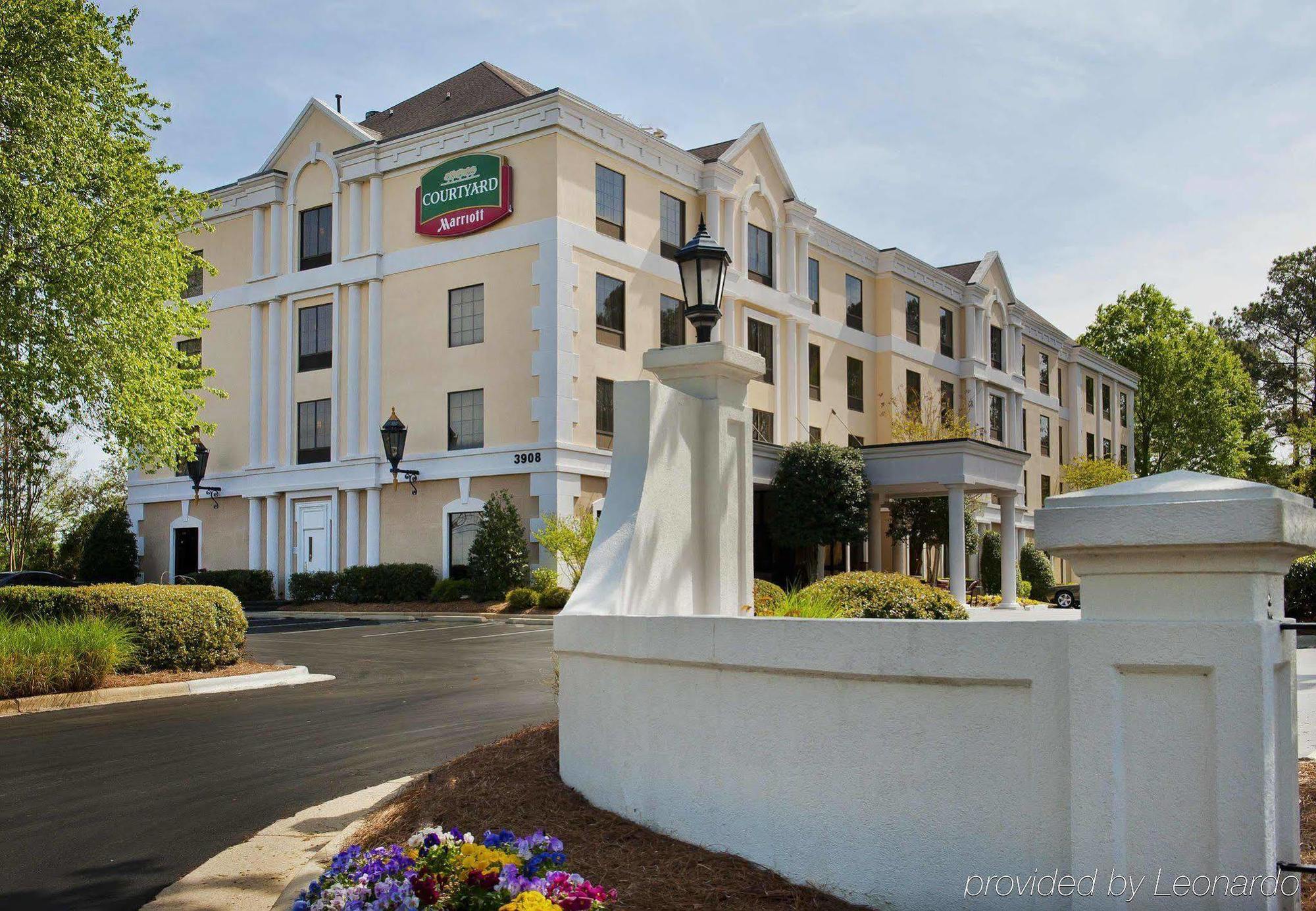 Courtyard Raleigh Crabtree Valley Esterno foto