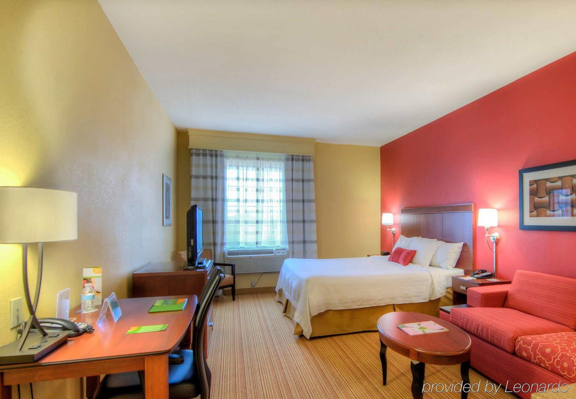 Courtyard Raleigh Crabtree Valley Esterno foto