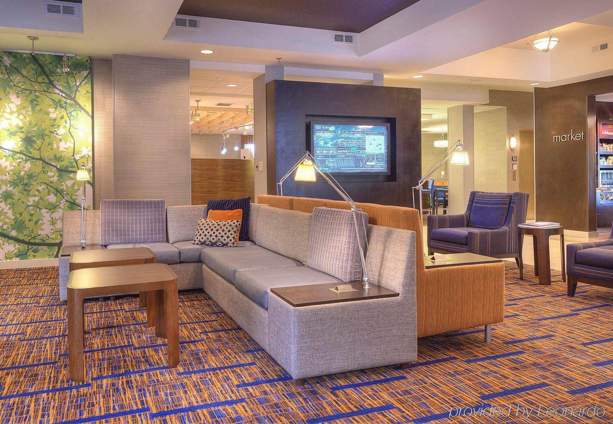 Courtyard Raleigh Crabtree Valley Esterno foto